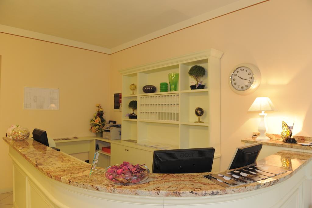 Hotel Plazza Porcari المظهر الخارجي الصورة